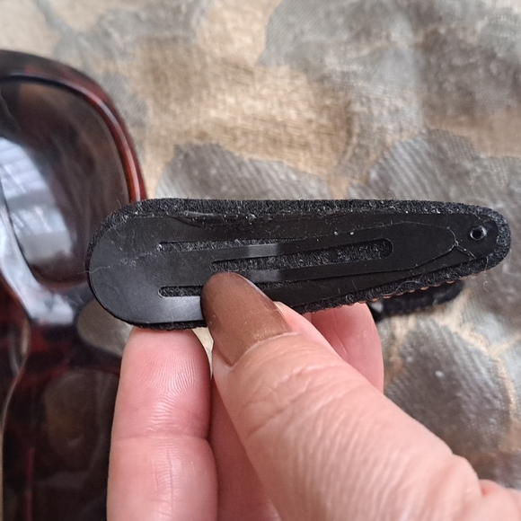 Pretty Leopard Sunglasses with Leopard Hairpin - Picture 9 of 9